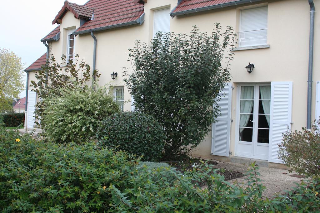 Villa La Croix De La Jarrie Châtres Exterior foto